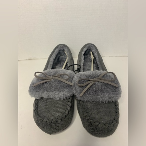 Hooked Chill Slippers Size 6 - Picture 2 of 8